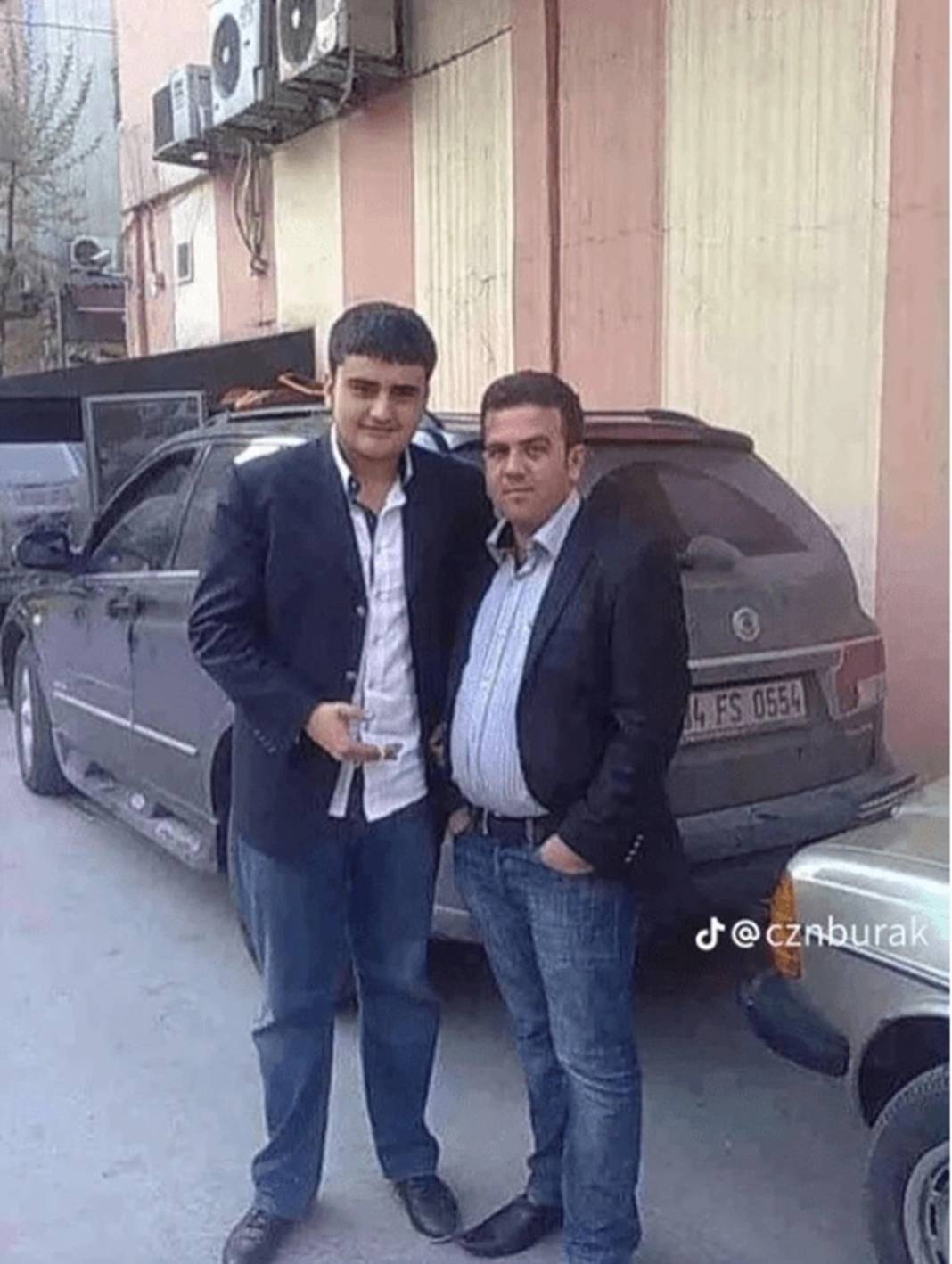 Görenler tanımakta zorlandı, CZN Burak'ın değişimi takipçilerini şoke etti! 7